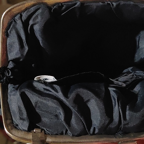 Roses on Crushed Velvet Clutch - Picture 13 of 14